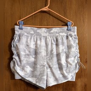 ⚡5 for 25 ⚡ Avia shorts size XL color grey camo